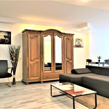 Large Apartment In Ultra-Central Location Braşov Extérieur photo