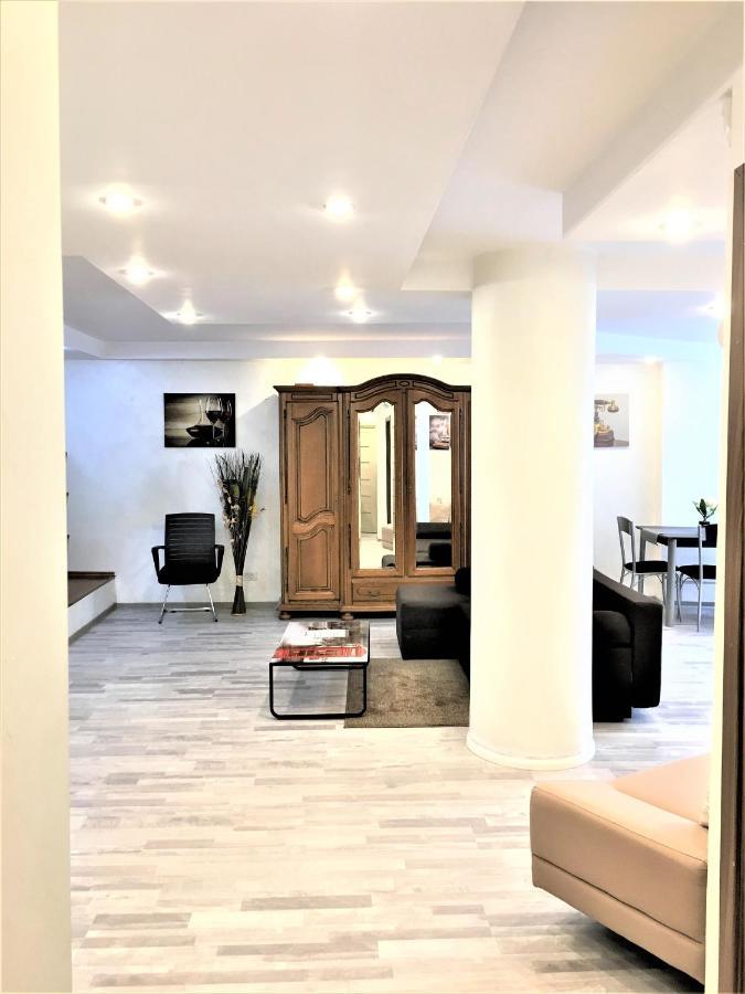 Large Apartment In Ultra-Central Location Braşov Extérieur photo