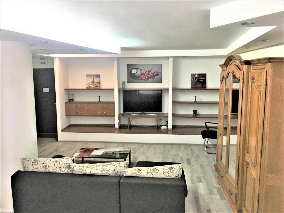 Large Apartment In Ultra-Central Location Braşov Extérieur photo