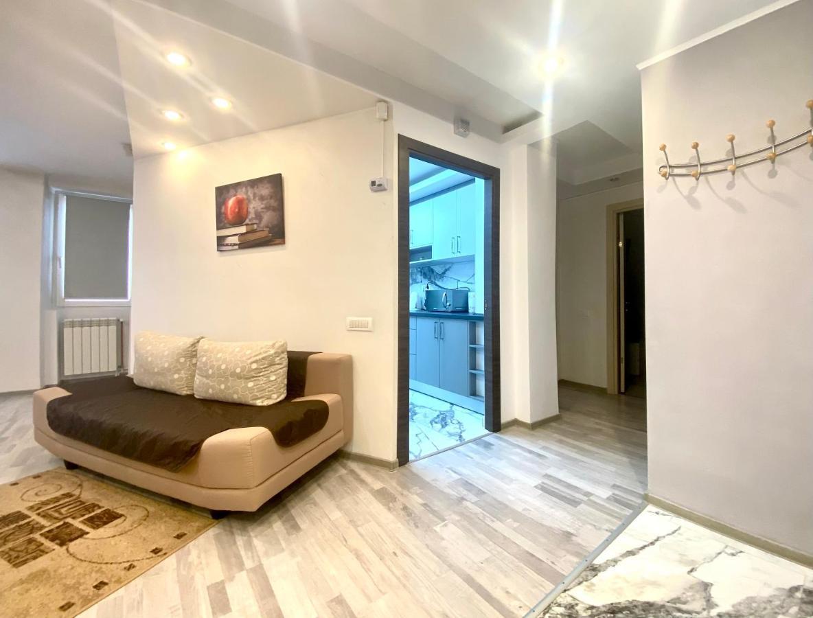 Large Apartment In Ultra-Central Location Braşov Extérieur photo